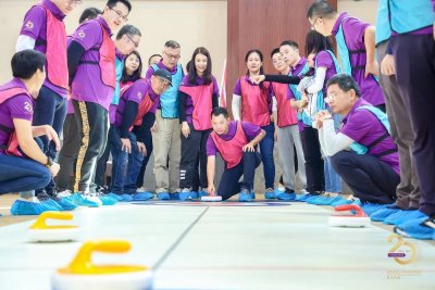 【大鹏·主题团建①天】冰壶团建+大型网红蹦床团建